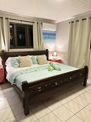 2 bedrooms, iron/ironing board, WiFi, bed sheets - The Golden Shell (Noord)