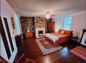 1 slaapkamer, een strijkplank/strijkijzer, wifi, beddengoed