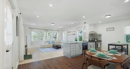 Spaciously Convenient Lake House 4 BR, 2 BA, 8 ppl