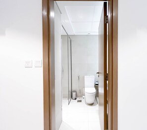 Apartment (0 Bedroom) | Bathroom - Cozy Studio With Balcony & Stunning Views (Dubai)