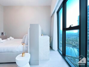 Apartment (0 Bedroom) | Iron/ironing board, bed sheets - Cozy Studio With Balcony & Stunning Views (Dubai)