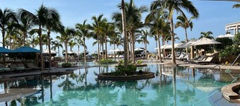 Chic resort with WiFi, AC, fitness room in sunny San Jose del Cabo