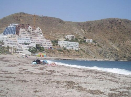 Great apartment next to the beach