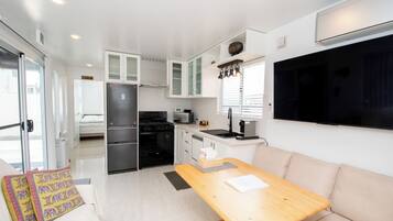 スマートテレビ、ステレオ