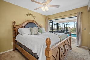 5 bedrooms, desk, iron/ironing board, free WiFi - Gulf Access with Heated Pool & Spa, 2x Kings Beds & Fully Stocked Kitchen (Cape Coral)