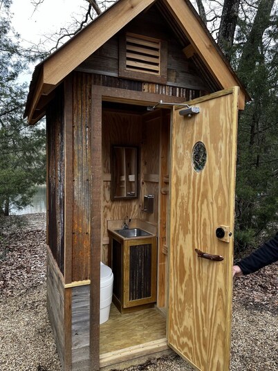 Texas Safari Camp-Tent & Tree House Retreat