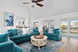 Smart TV - Spacious 5BR Canal Home with Pool in Key Allegro - Perfect Rockport Getaway (Rockport)