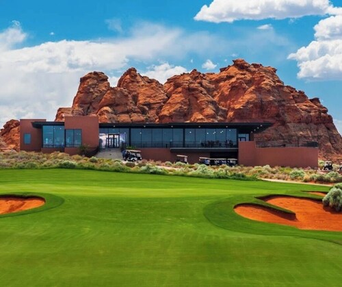 Grand Gathering Retreat-Private Heated Pool-Mini Golf-Sand Hollow ATV Mecca-Zion