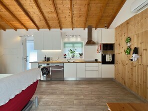 Micro-ondes, four, plaque de cuisson, lave-vaisselle