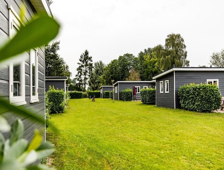 House | Garden. Detached Chalet for 5 People in Terwolde