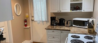 Cozy central located suite near hospital
