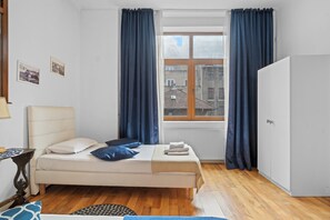 2 bedrooms, desk, iron/ironing board, free WiFi