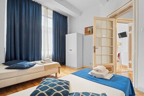 2 soverom, skrivebord, strykejern/-brett og wi-fi