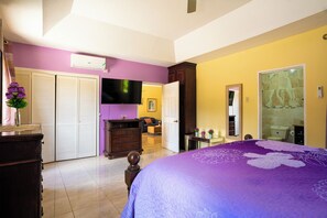 1 habitación, tabla de planchar con plancha, wifi y ropa de cama