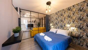 Luxury Apartment, 1 Bedroom, Non Smoking, Courtyard View | 1 bedroom, free WiFi