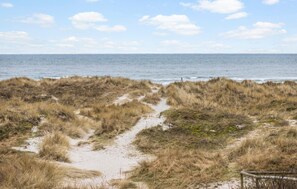 Nær stranden og fisking