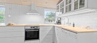 3 bedroom beach front home in Grenaa