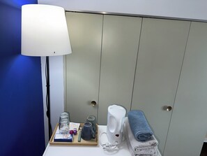 Free WiFi, bed sheets - The Beautiful White House (Kortenberg)