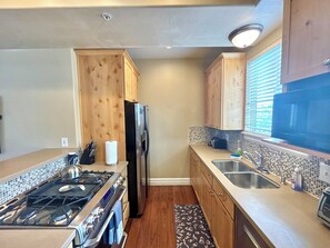 Refrigerador, microondas, horno, placa de cocina
