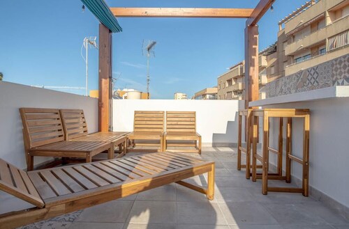 Modern Villa, steps to the boardwalk & beach