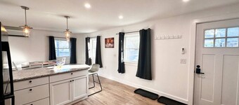 Ledge - Apartment in Downtown