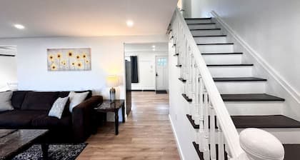 Ledge|Downtown Apartment
