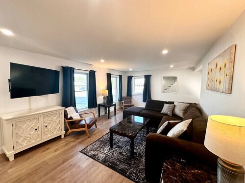 Ledge - Apartment in Downtown
