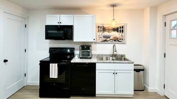 Oven, stovetop, dishwasher, coffee/tea maker