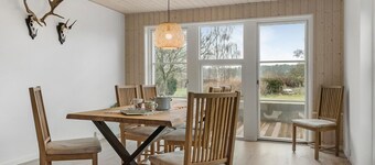 Cozy home in Faxe Ladeplads with WiFi