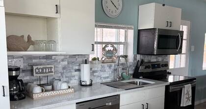 Charming 2-bedroom house on Gorgeous Venice Island!