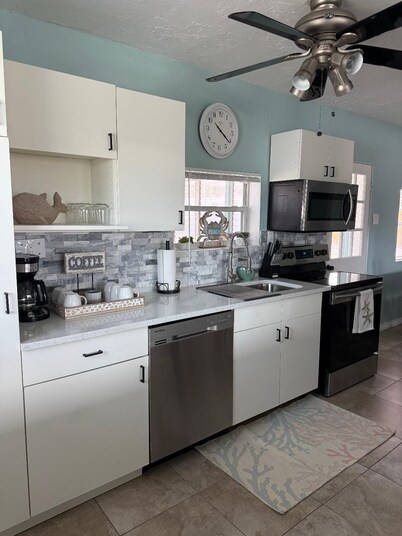 Charming 2-bedroom house on Gorgeous Venice Island!