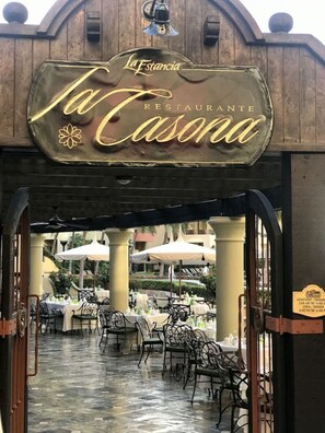 Zona a l'aire lliure per a la celebració de banquets