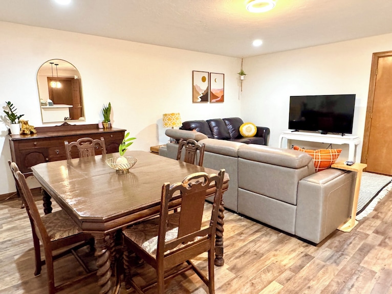 Remodeled Basement In Corvallis, Surrounded By Forest And Trails! - Corvallis, OR