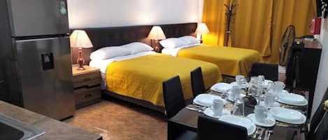 2 chambres, fer et planche à repasser, Wi-Fi, draps fournis