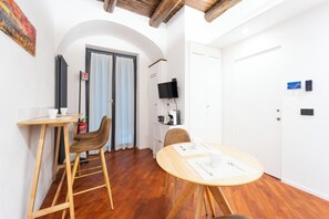 Dining - House in the heart of Naples: comfort, style and perfect location (Napoli)
