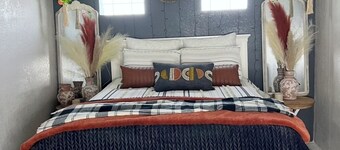 Spacious guest suite with private entrance. Pet friendly.