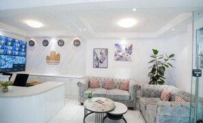Lobby - Luxury Studio in Kilimani, a perfect blend of luxury & convenience in Nairobi (Nairobi)