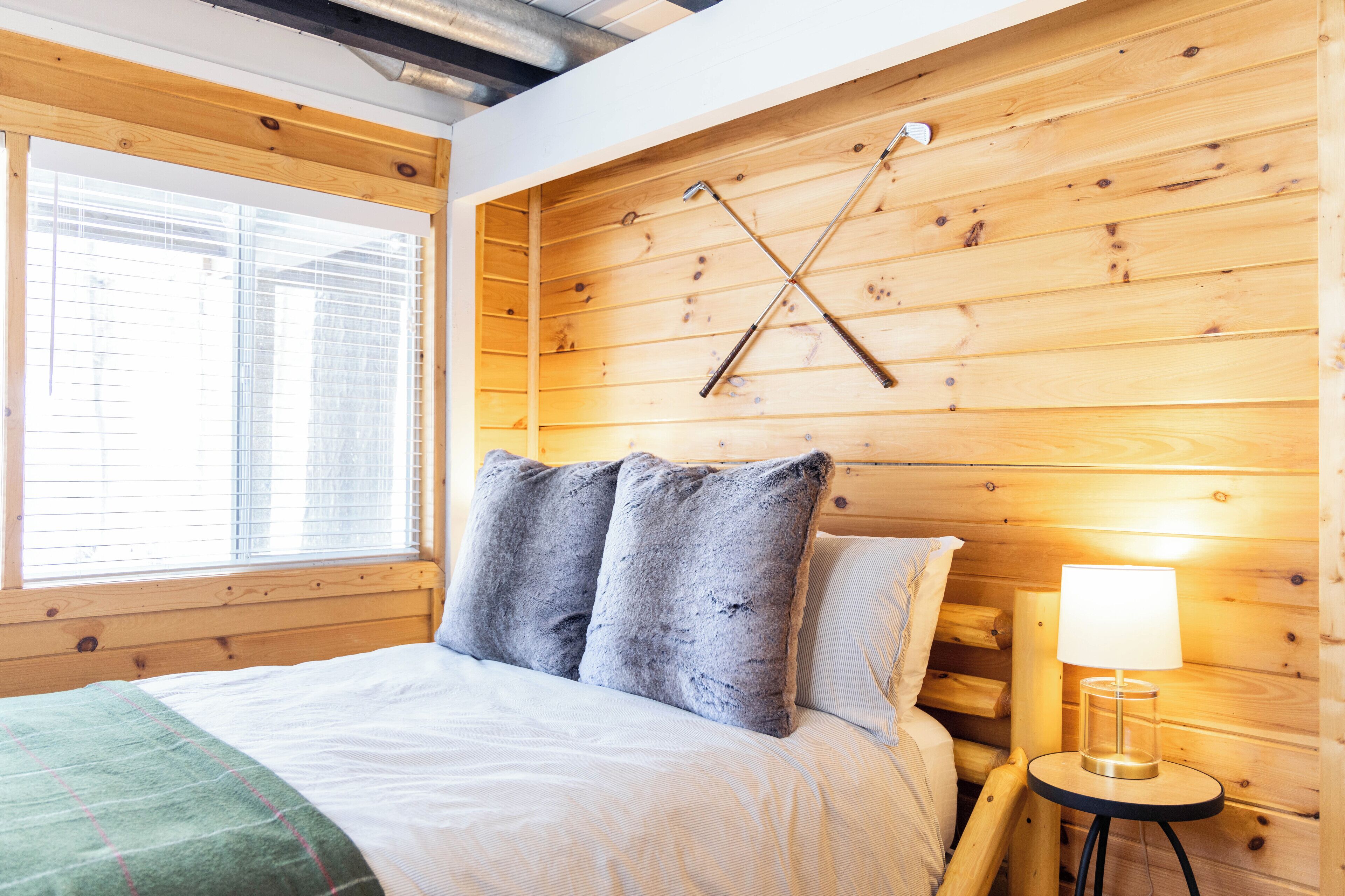 3 bedrooms, travel crib, WiFi, bed sheets