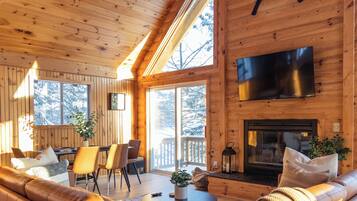 TV connectée, cheminée, jeux vidéo