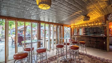 Bar (in der Unterkunft)