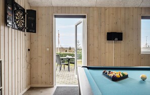 Game room - Amazing home in Børkop with sauna (Børkop)