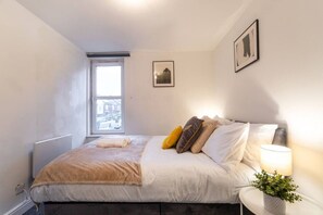 1 soveværelse, skrivebord, Wi-Fi