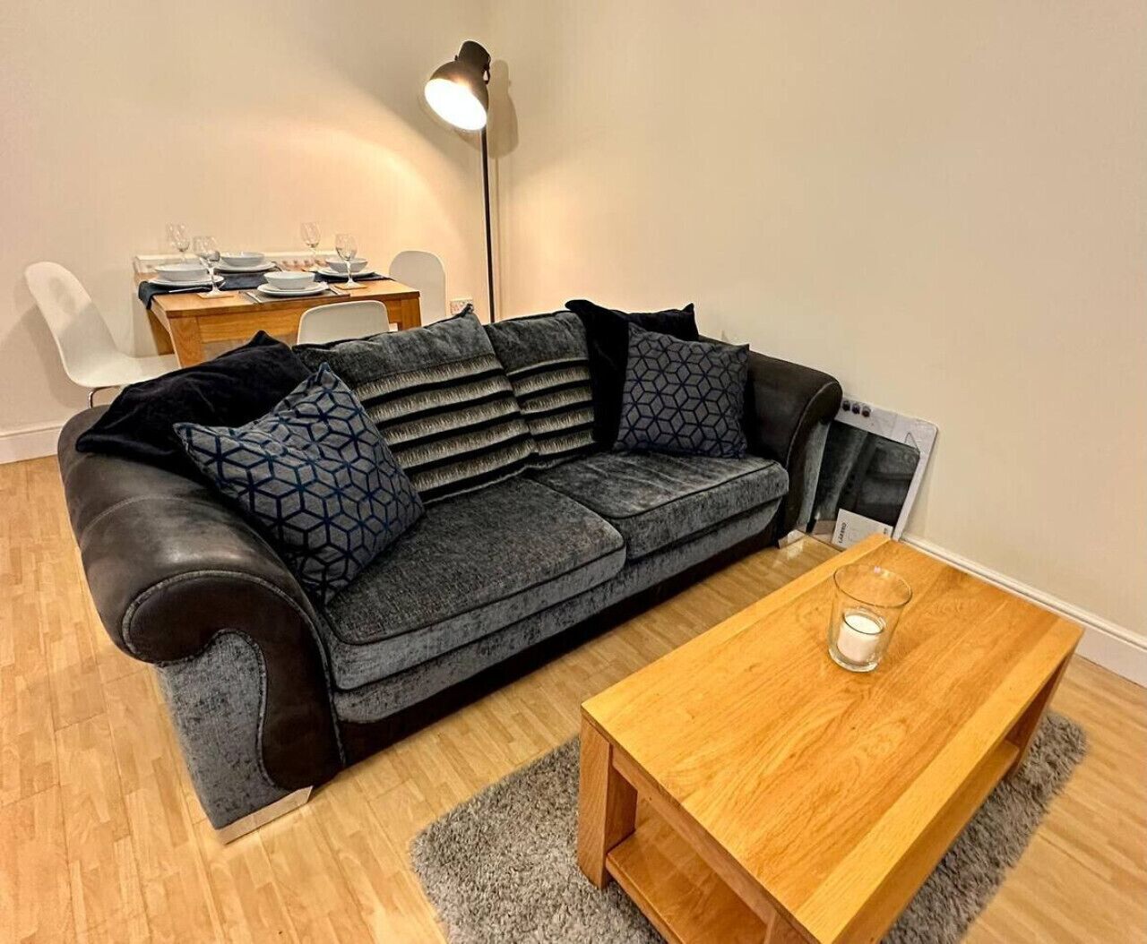 Central Location*long Stays Discounts*wyvern - 스윈던