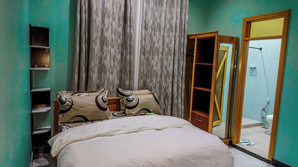 3 bedrooms, iron/ironing board, WiFi - RJ's APARTMENTS KOROGWE

3 Charming Apartments, 1 bedroom apartment each with AC (Korogwe)