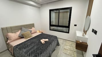 2 bedrooms, desk, iron/ironing board, free WiFi