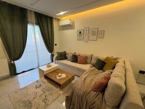 Smart TV - Plein Soleil Flat (Ariana)