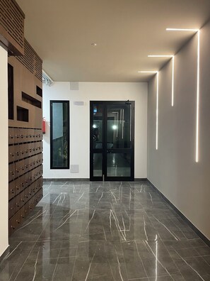 Interior - Plein Soleil Flat (Ariana)