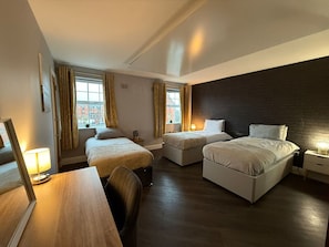 2 bedrooms, desk, WiFi, bed sheets