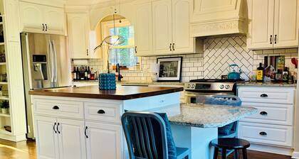 Spacious lakeside 5 bdrm, 3.5 bath house in Evans, GA.