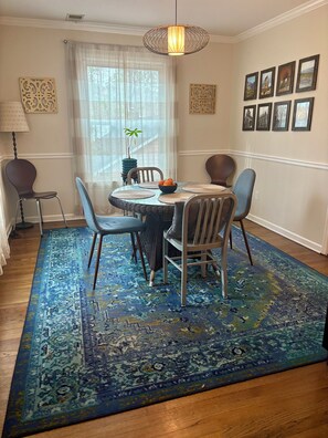 Dining - Spacious lakeside 5 bdrm, 3.5 bath house in Evans, GA. (Evans)